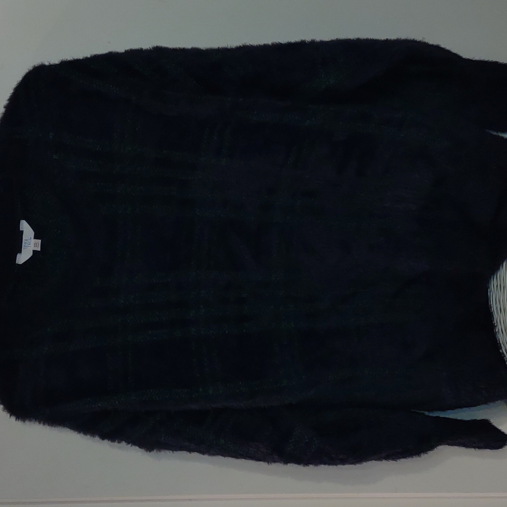 A Lady Sweater - Picture 3 of 4